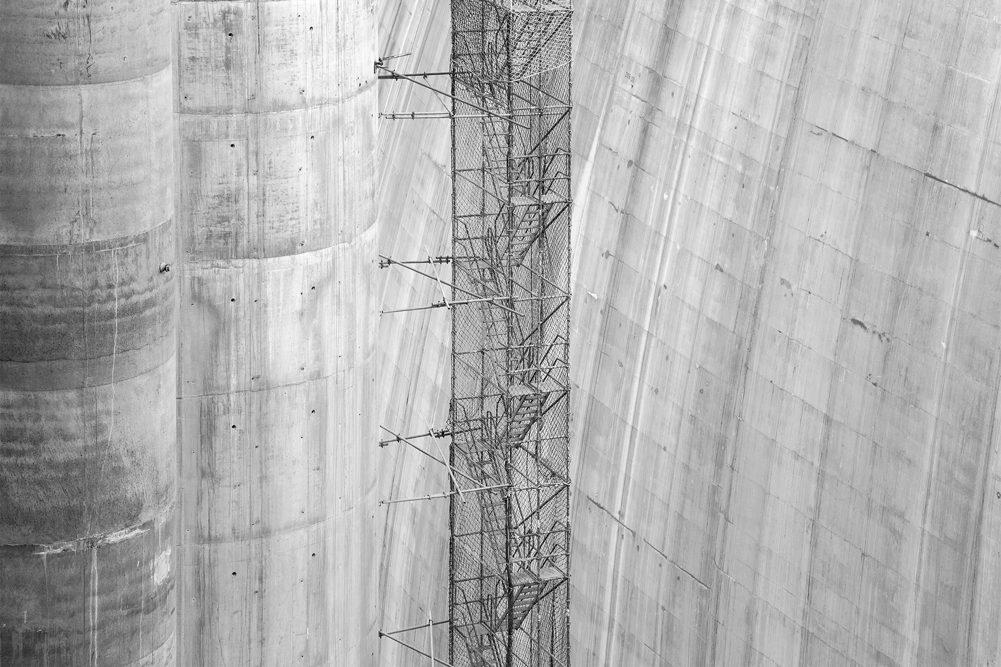 Carina Martins - Hub-structures - pillars and scaffold of Baixo Sabor dam being constructed