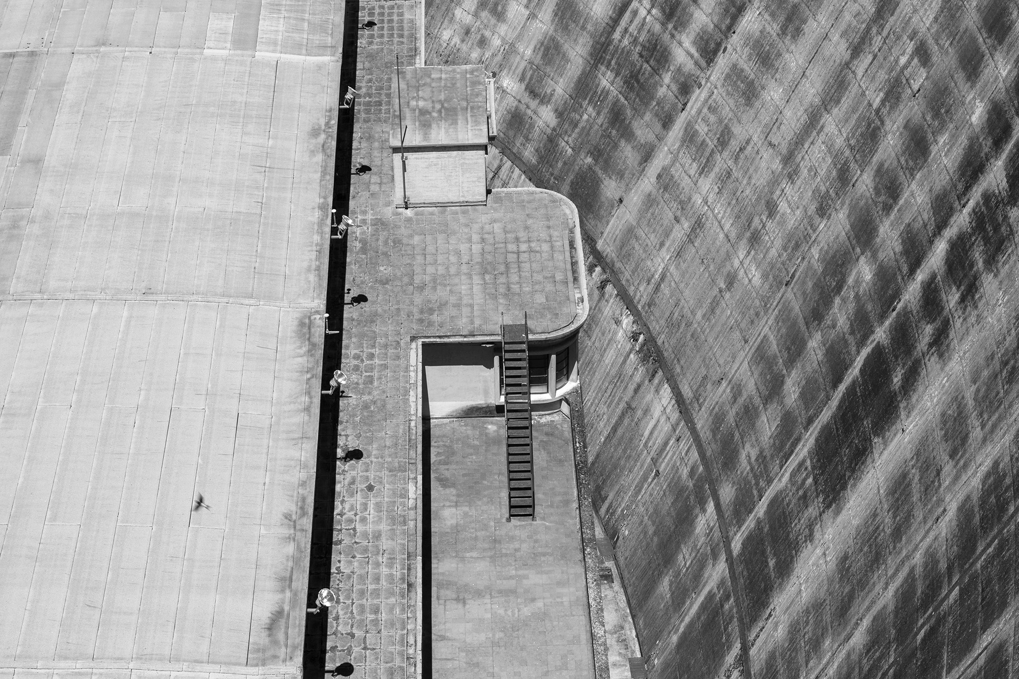 Carina Martins - Hub-structures - escadas numa barragem